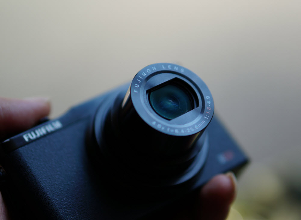 カメラ デジタルカメラ 個人的にブログに最適なデジカメXQ1を愛用して1年ガシガシ使える軽量 