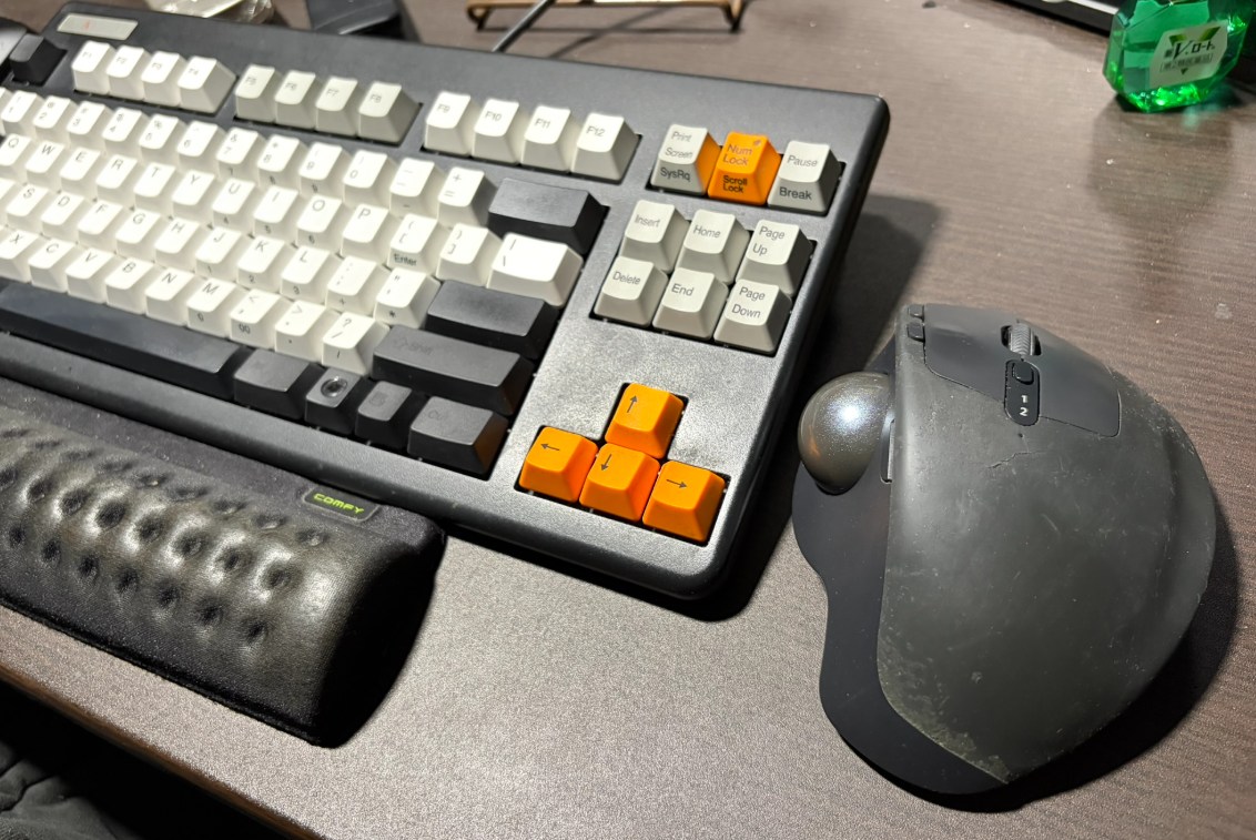 Logicool MXERGOトラックボールマウスのスクロールホイールが反応しない かんたんに修理できます